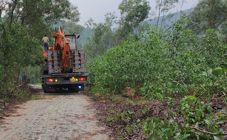 Phó tư lệnh Quân khu 4 cùng 12 người gặp nạn khi đi cứu hộ